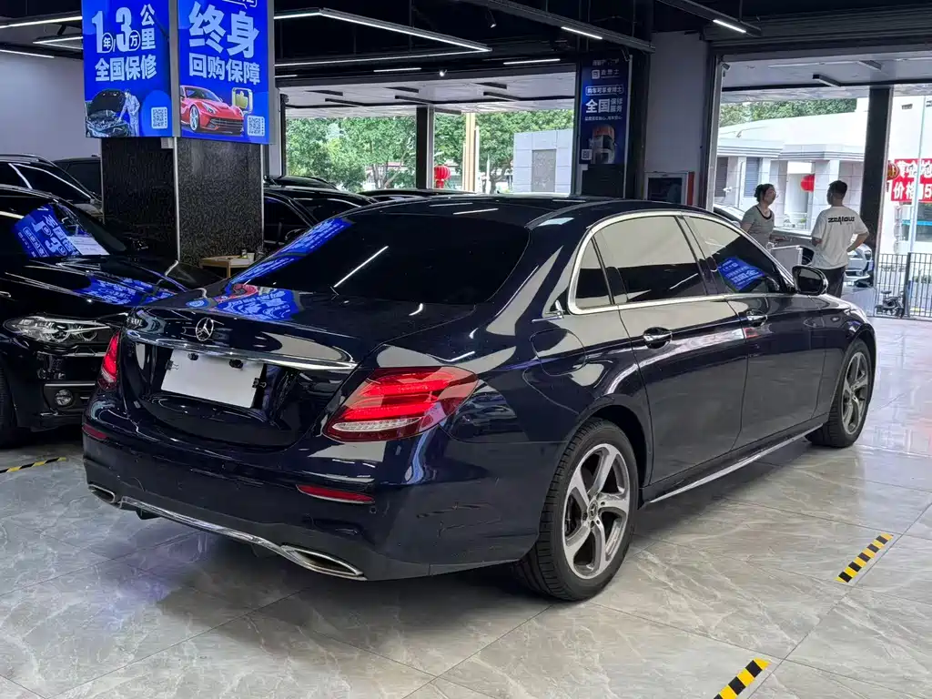 Mercedes-Benz E-Class 2018 — фото 11