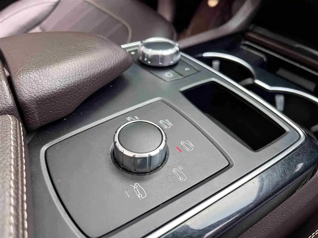 Mercedes-Benz GLE 2017 — фото 10