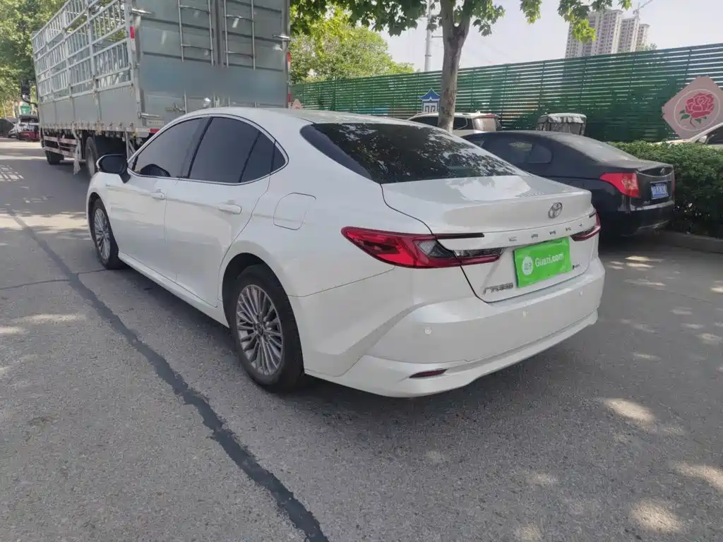 Toyota Camry 2024 — фото 23