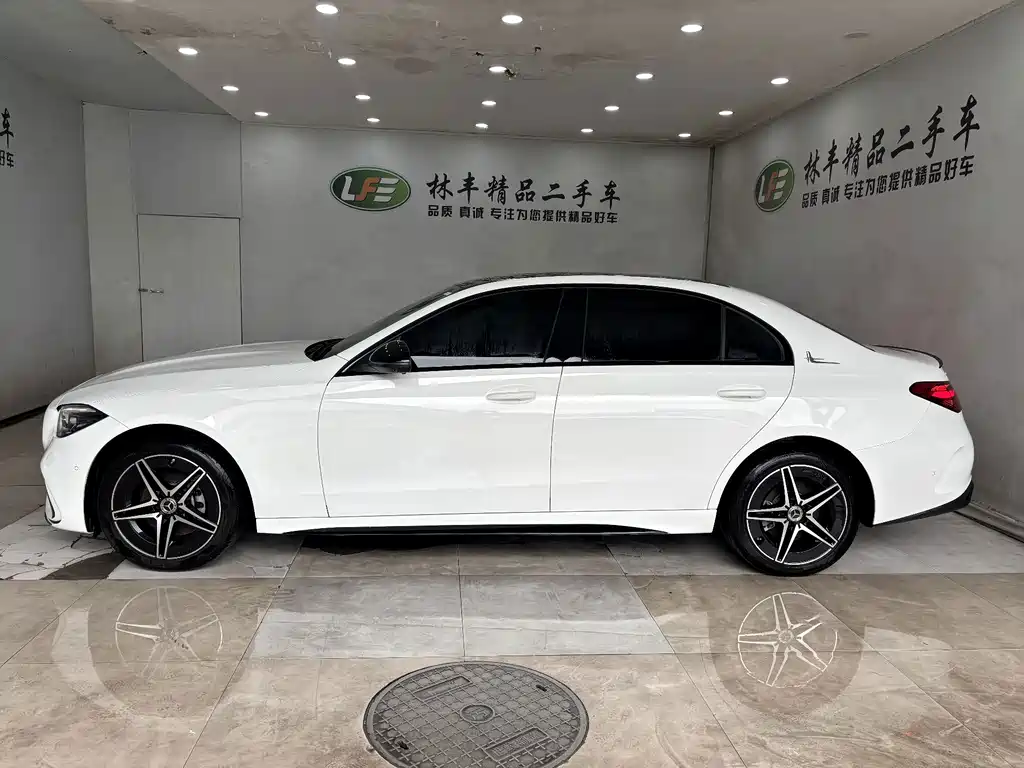 Mercedes-Benz C-Class 2025