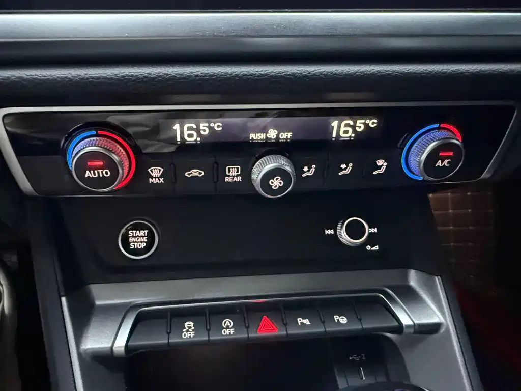 Audi Q3 2023 — фото 18