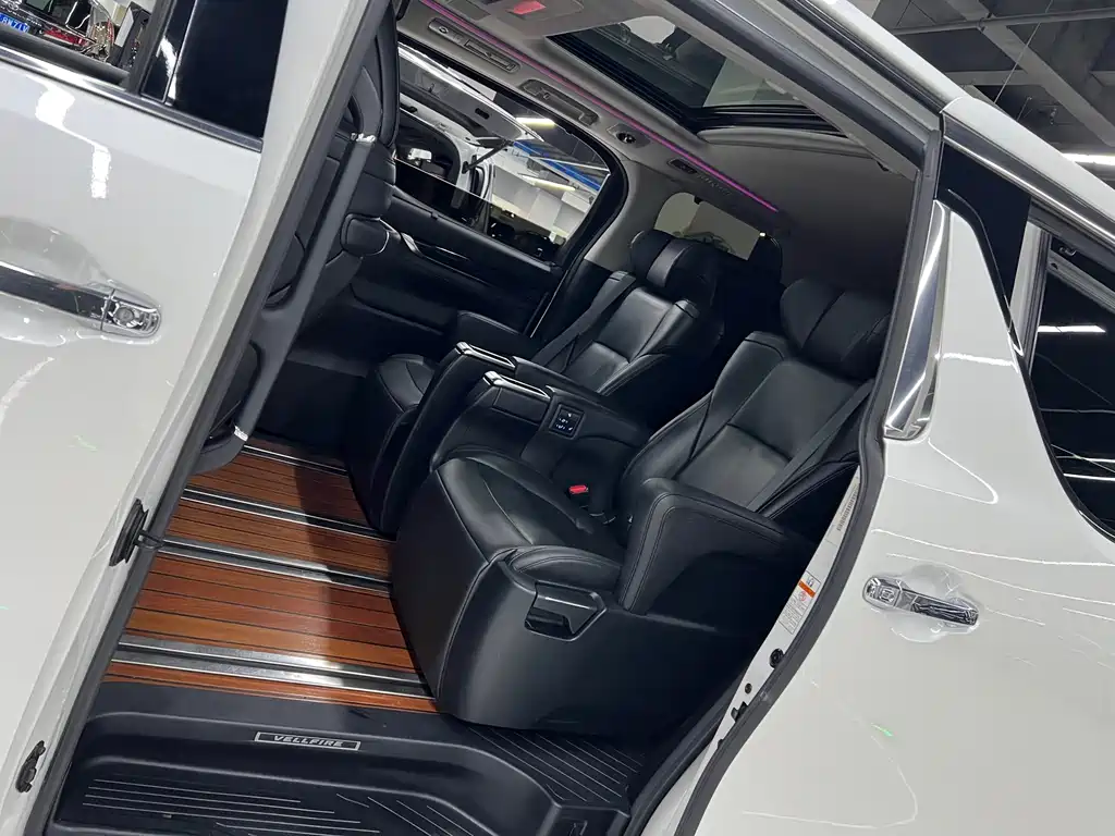 Toyota Vellfire 2021 — фото 10