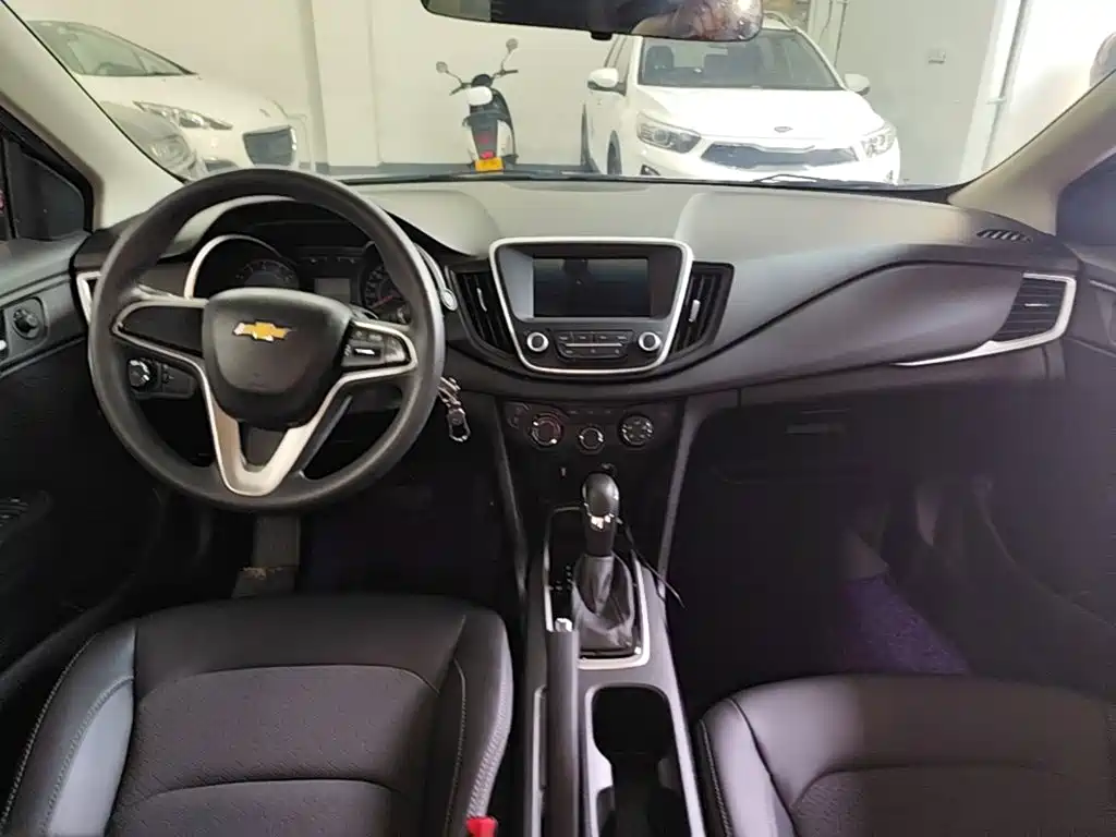 Chevrolet Cavalier 2018 — фото 10