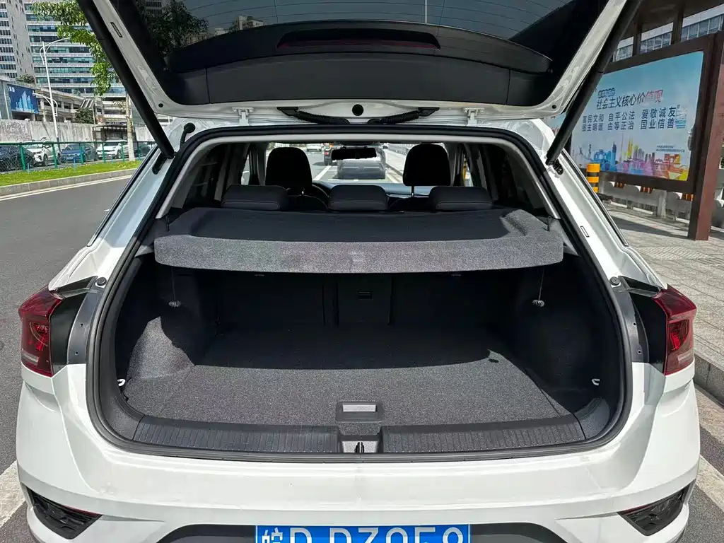 Volkswagen T-Roc 2022 — фото 12