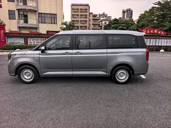 Wuling Journey 2022