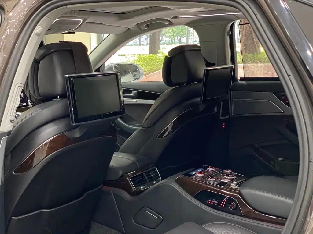 Audi A8 2014