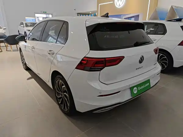 Volkswagen Golf 2024