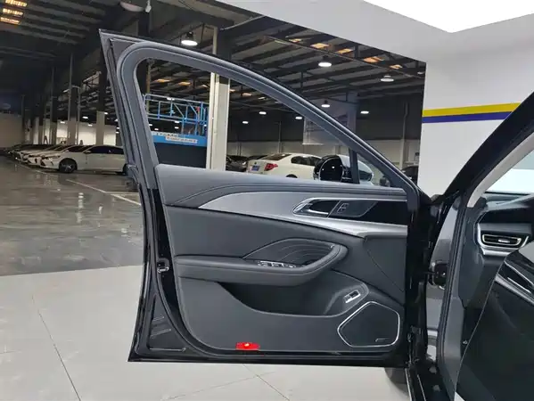 Hongqi H5 2024