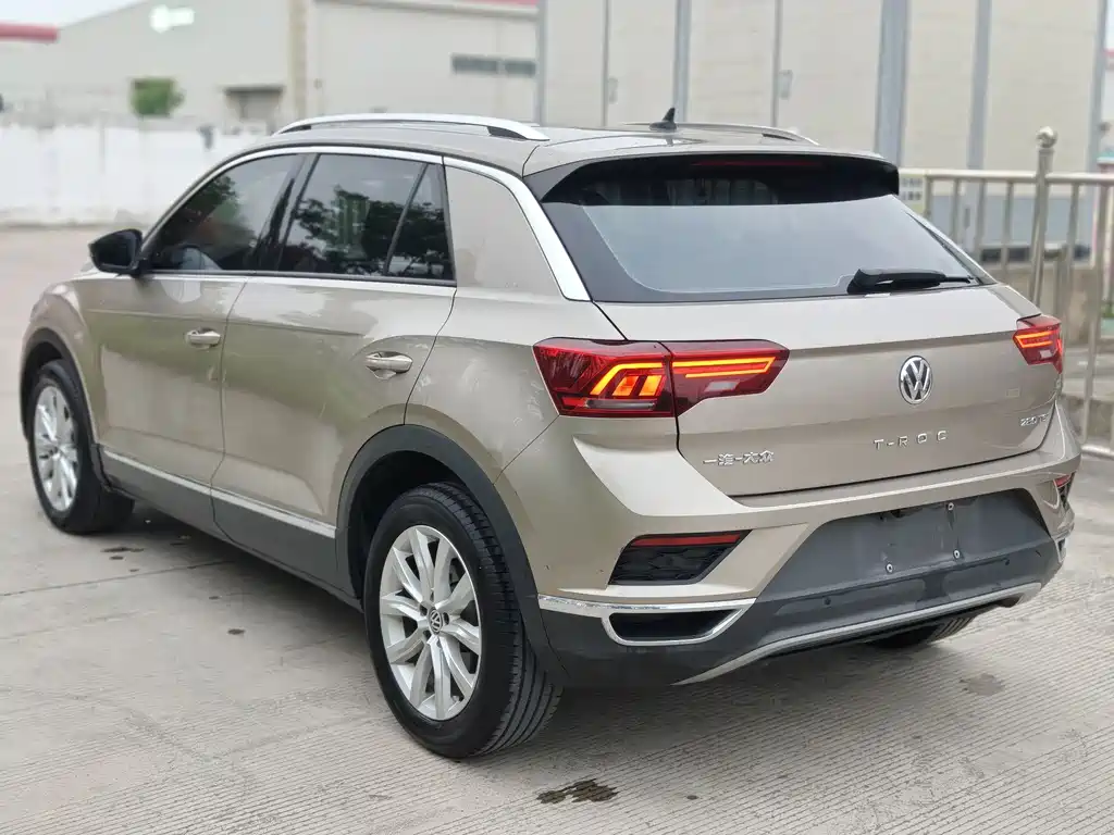 Volkswagen T-Roc 2021 — фото 6