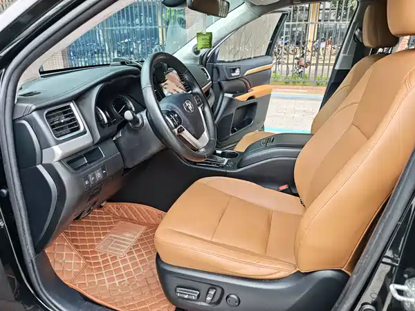 Toyota Highlander 2021