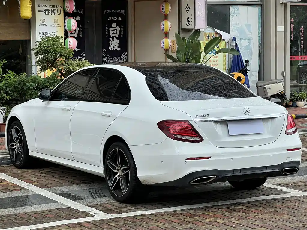 Mercedes-Benz E-Class 2017 — фото 13