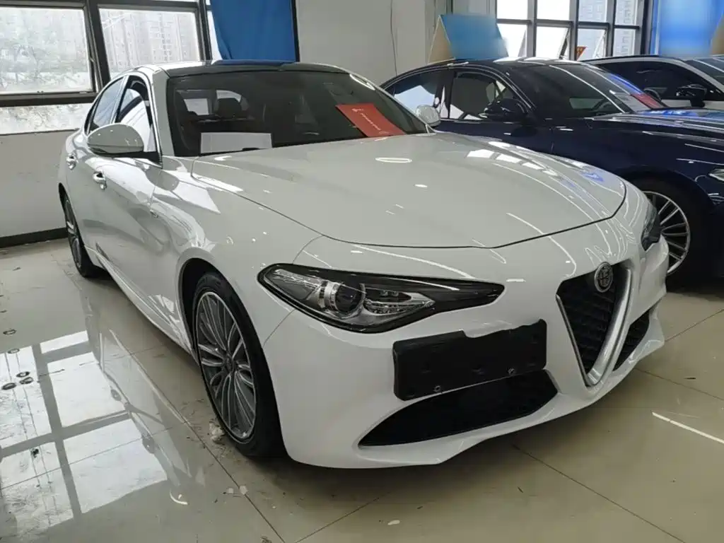 Alfa Romeo Giulia 2018 — фото 4