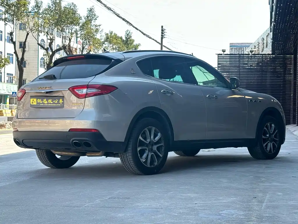 Maserati Levante 2017 — фото 4