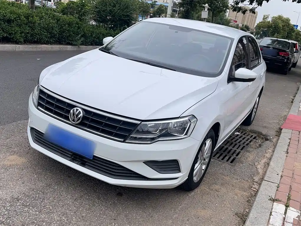 Volkswagen Jetta 2019 — фото 1