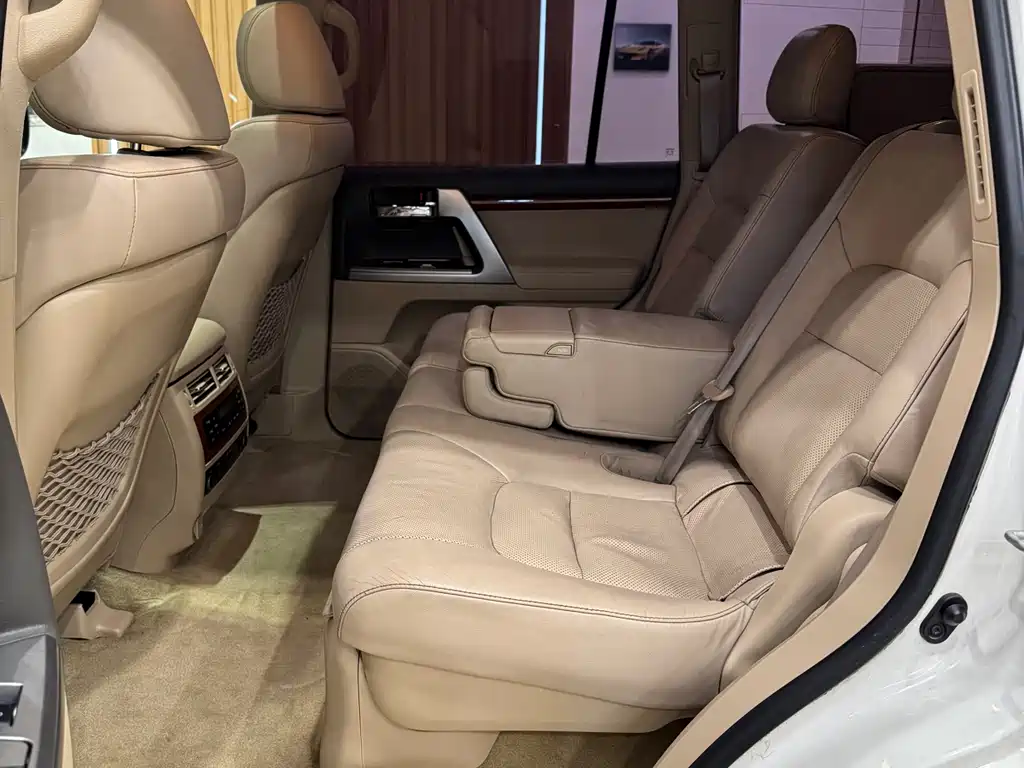 Toyota Land Cruiser 2013 — фото 10