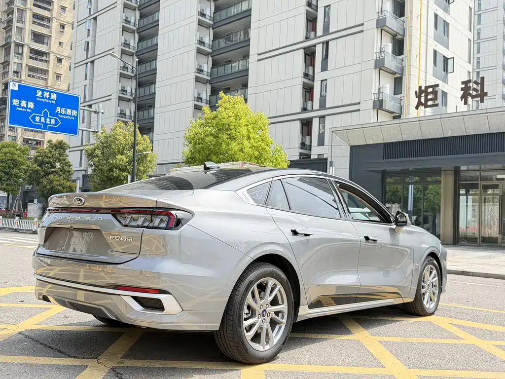 Ford Mondeo 2023 — фото 10