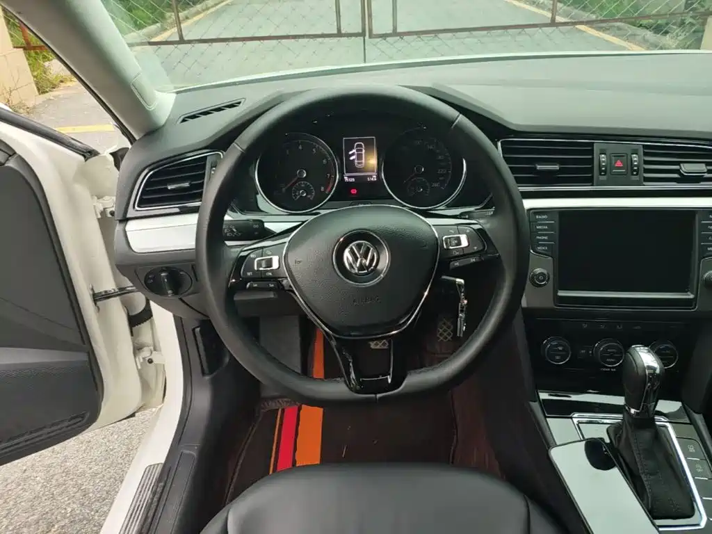 Volkswagen Lamando 2018 — фото 11
