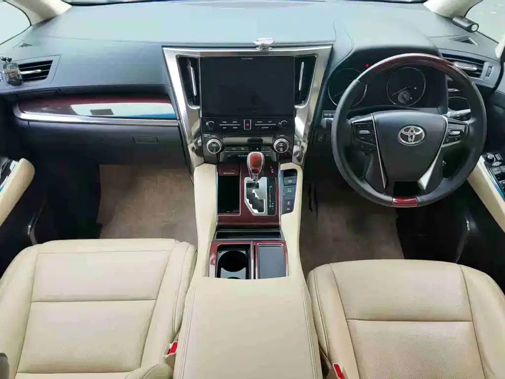 Toyota Alphard 2017 — фото 12