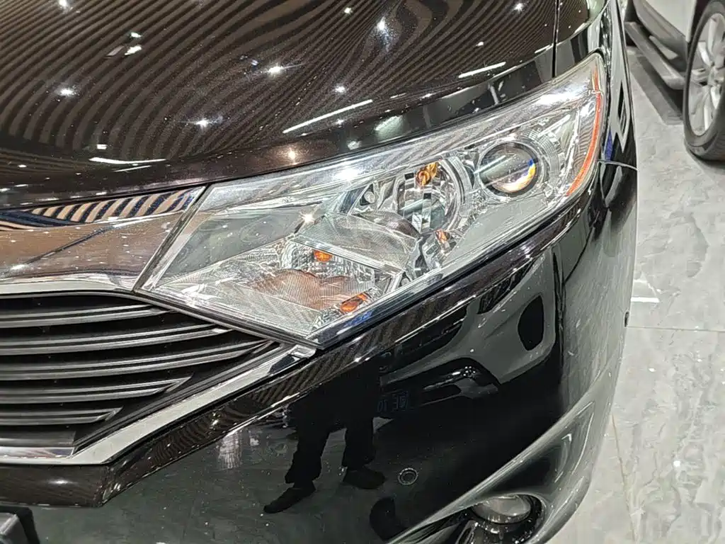 Nissan Quest 2015 — фото 24