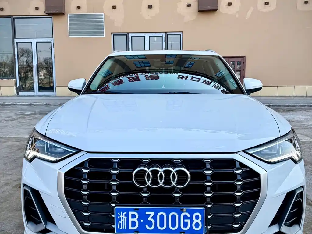 Audi Q3 2022 — фото 2