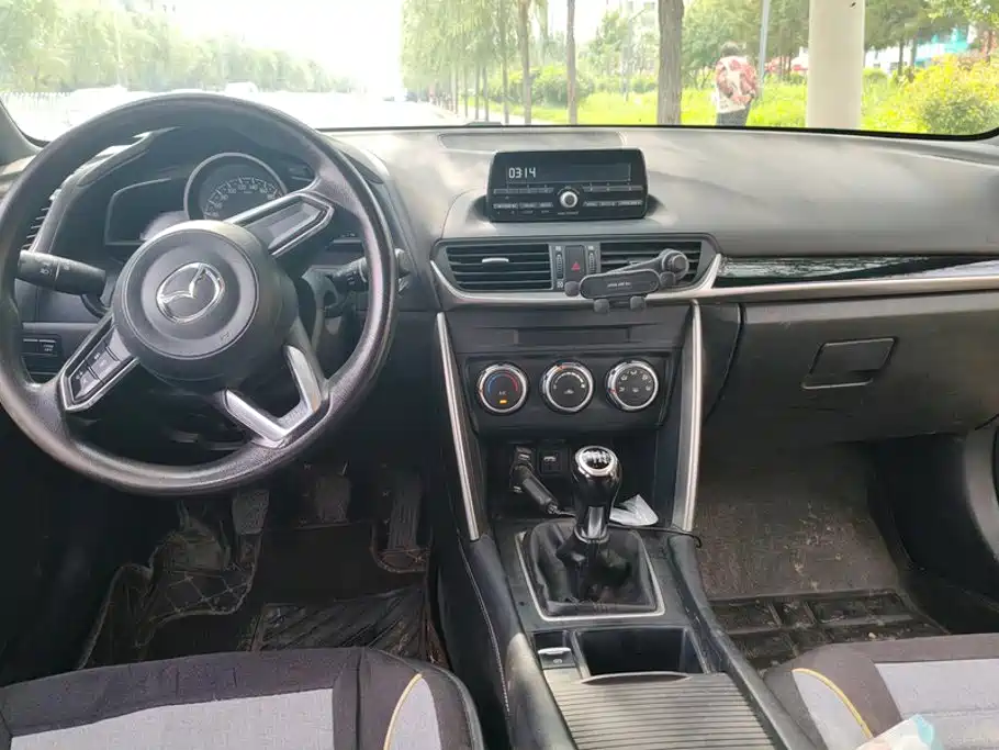Mazda CX-4 2019 — фото 12