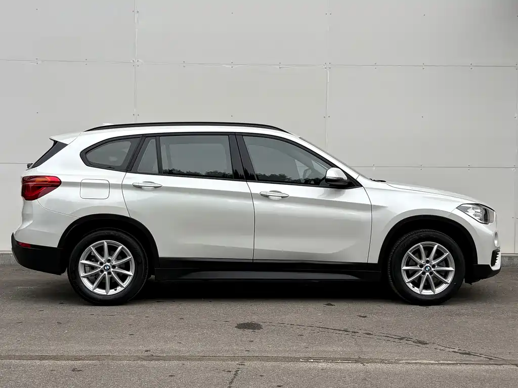BMW X1 2019 — фото 9