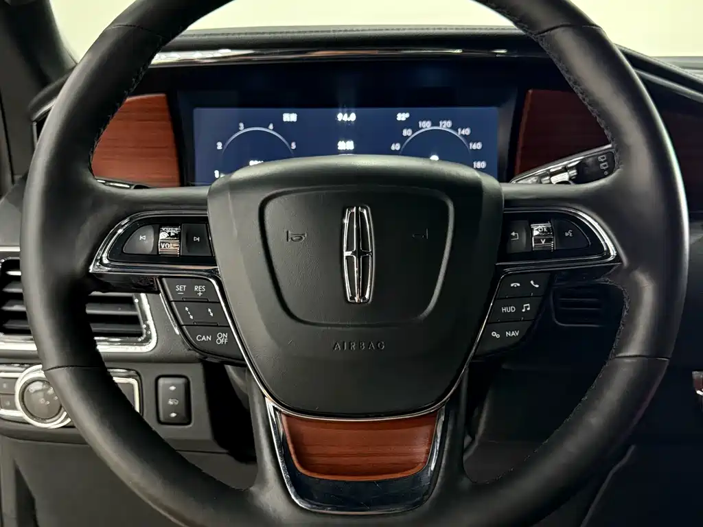 Lincoln Navigator 2021 — фото 9