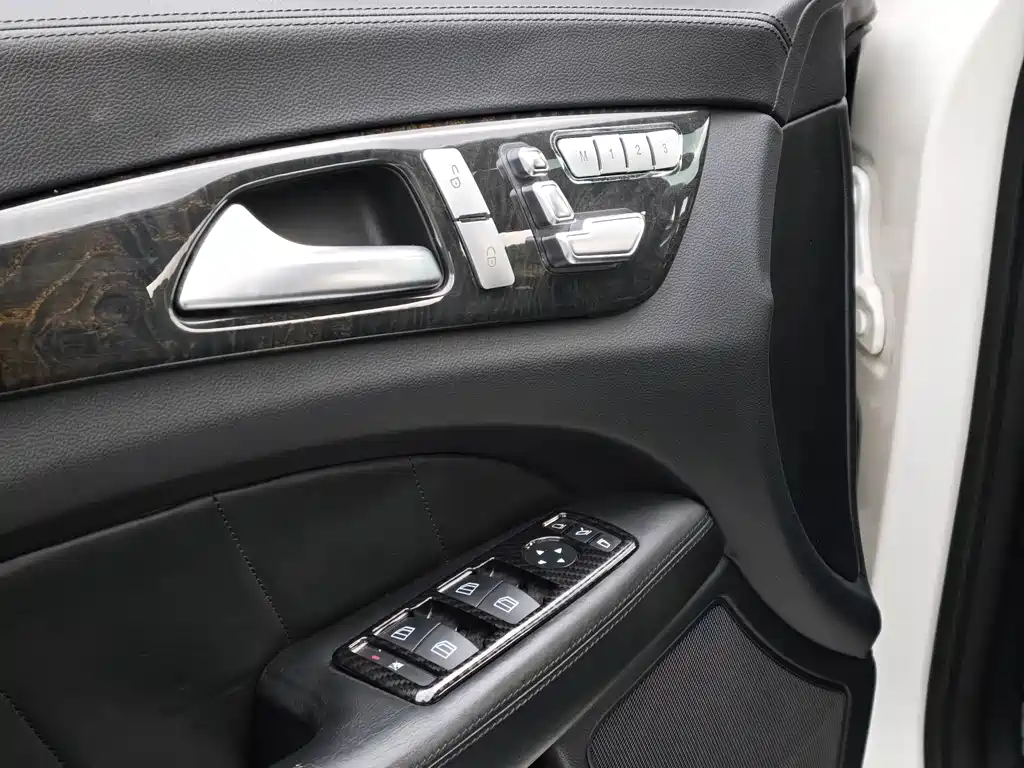 Mercedes-Benz CLS AMG 2013 — фото 14
