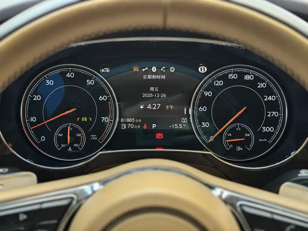 Bentley Bentayga 2016 — фото 14