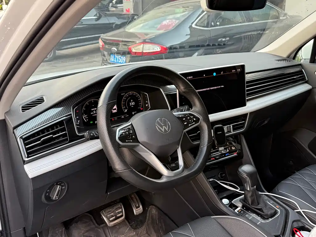 Volkswagen Tiguan L 2024