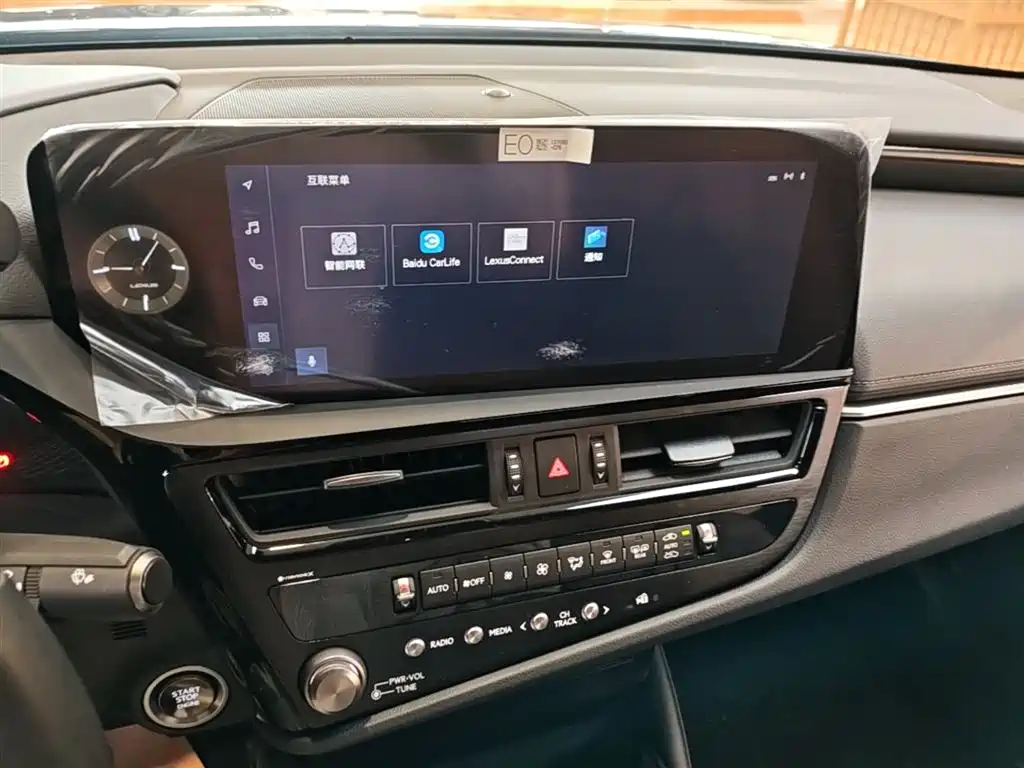 Lexus ES 2023 — фото 20