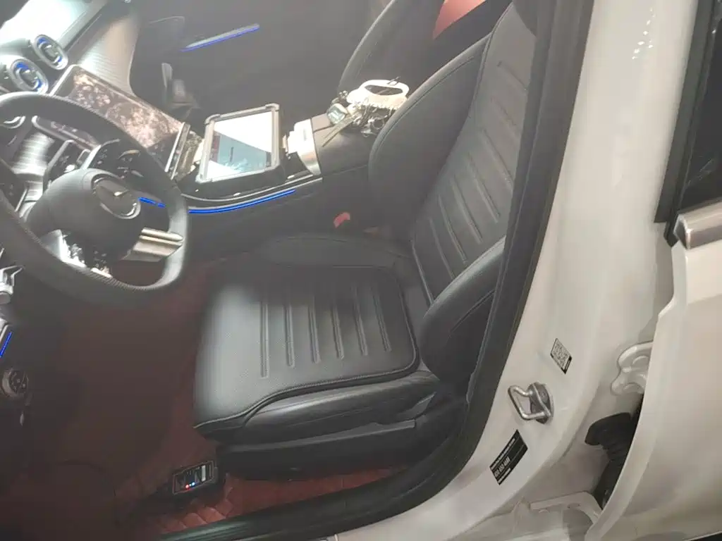 Mercedes-Benz C-Class 2023 — фото 11