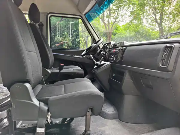 Iveco Proud 2025