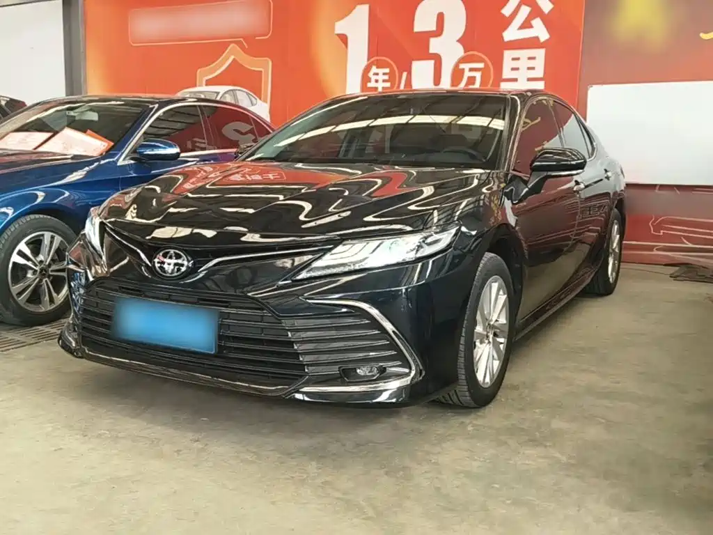 Toyota Camry 2022 — фото 1