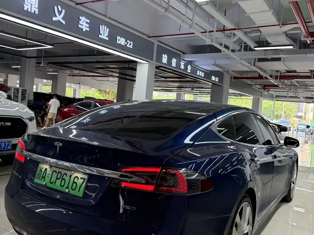 Tesla Model S 2018 — фото 6