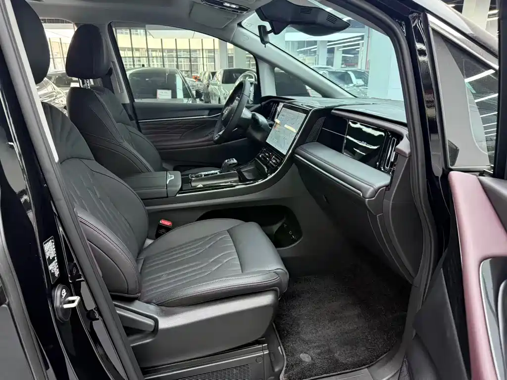 GAC Motor Trumpchi M8 2026 — фото 17
