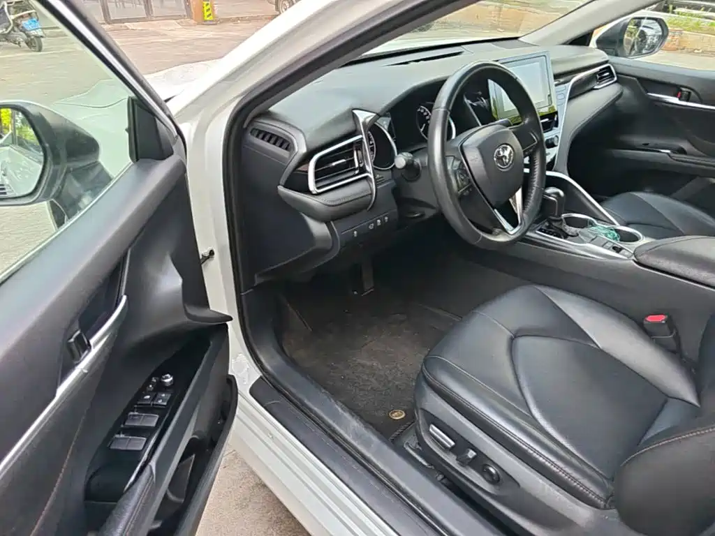 Toyota Camry 2024 — фото 16