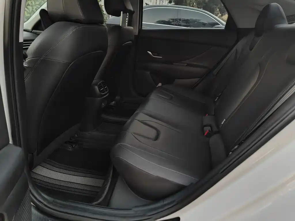 Hyundai Elantra 2024