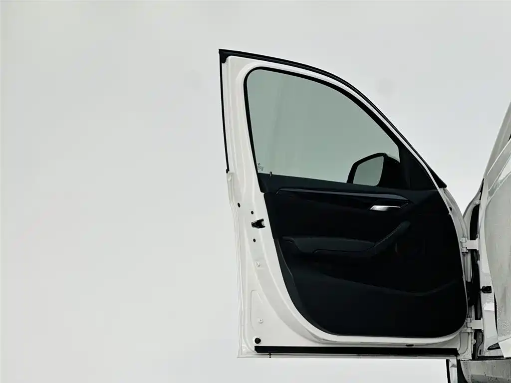 BMW X1 2016 — фото 12