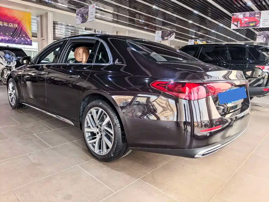 Mercedes-Benz E-Class 2024