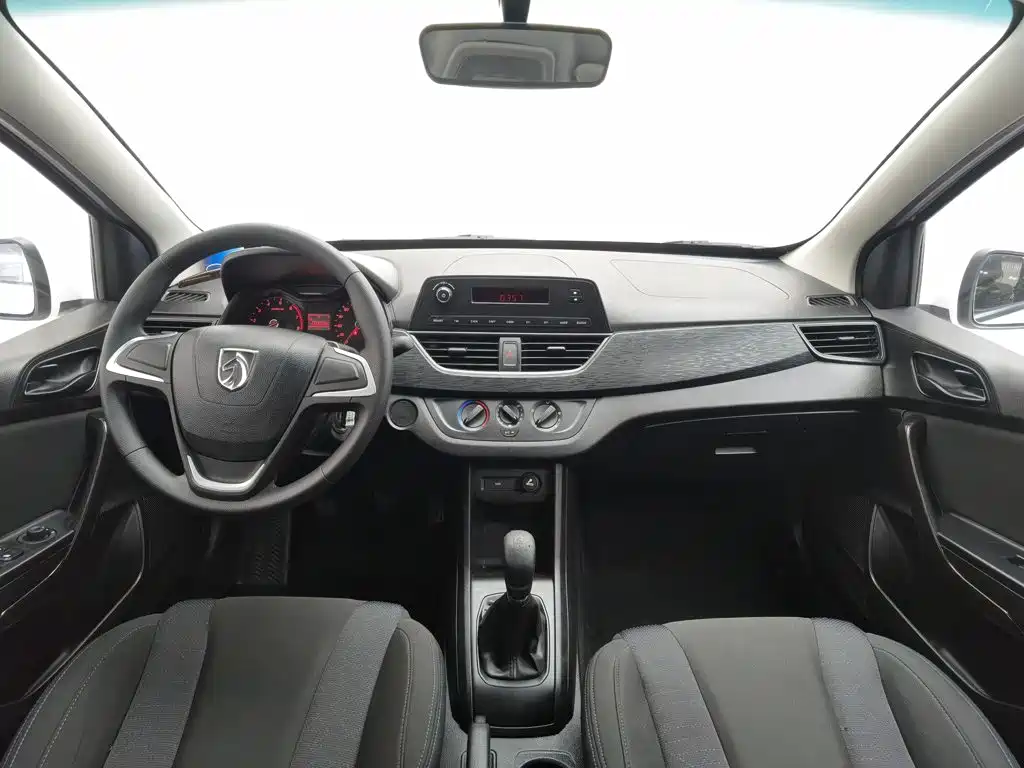 Baojun 310 2017