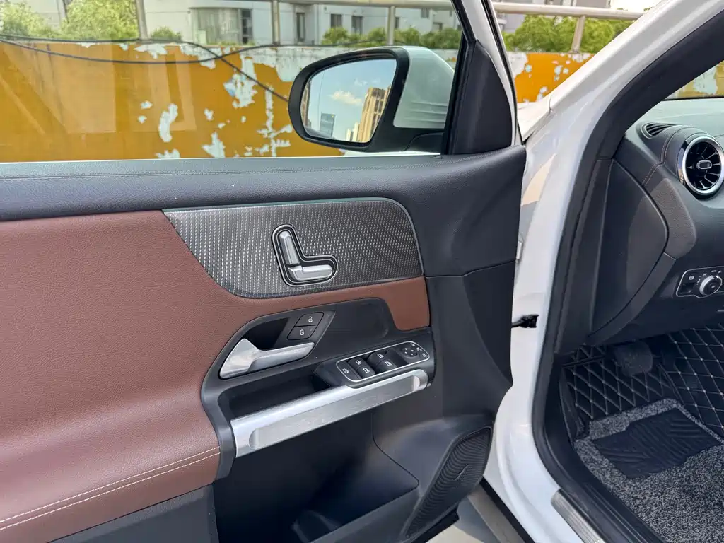 Mercedes-Benz GLB 2020 — фото 13