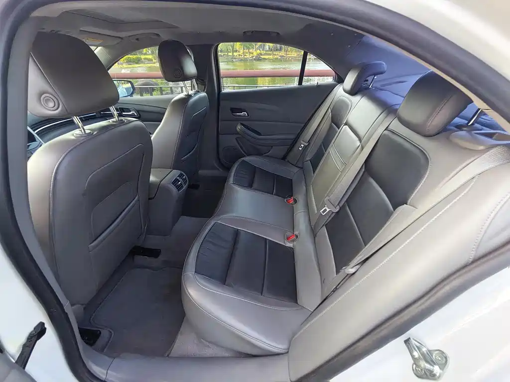Chevrolet Malibu 2015 — фото 10