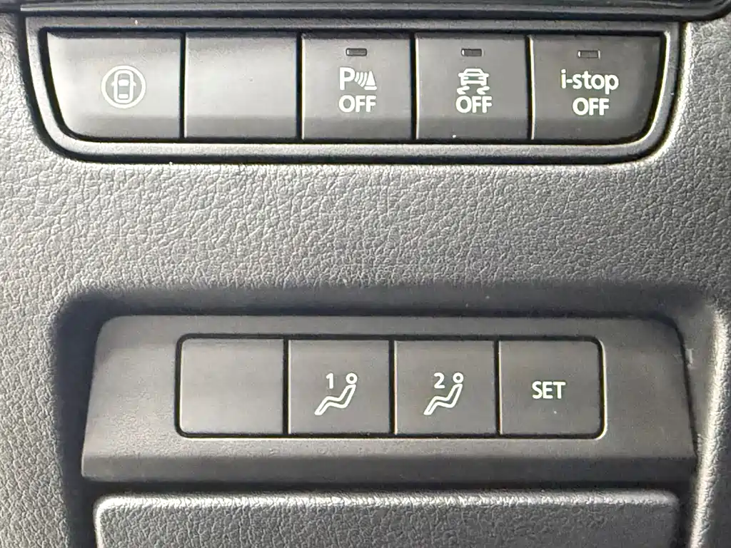 Mazda 3 Axela 2022 — фото 14