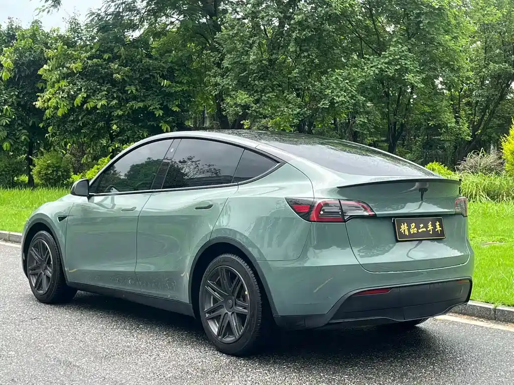 Tesla Model Y 2023 — фото 12