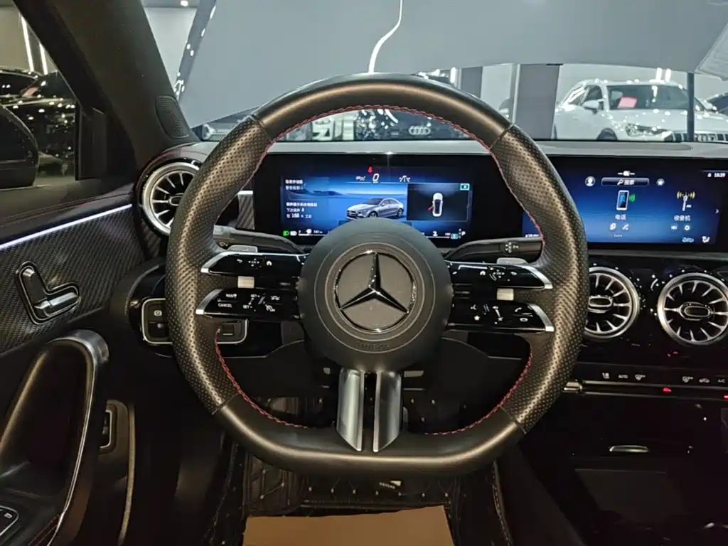 Mercedes-Benz A-Class 2023 — фото 11