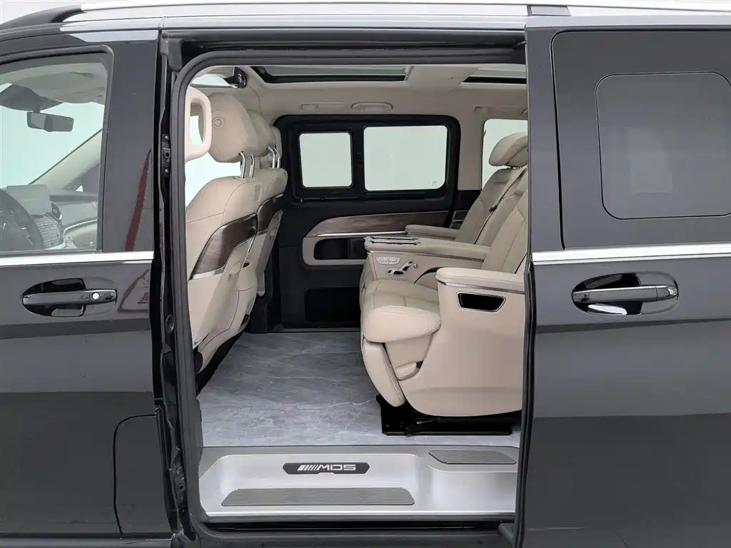 Mercedes-Benz V-Class 2022 — фото 15