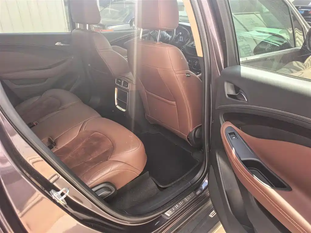 Buick Envision Plus 2016 — фото 12