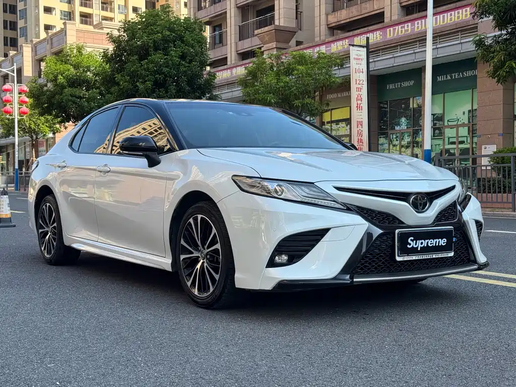 Toyota Camry 2020 — фото 3