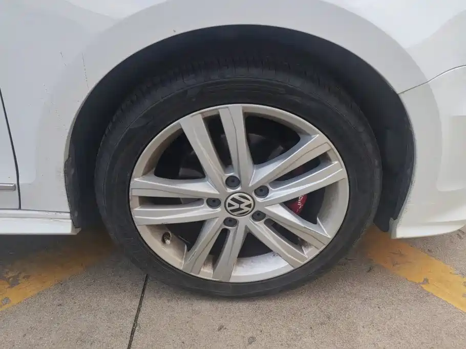 Volkswagen Sagitar 2018
